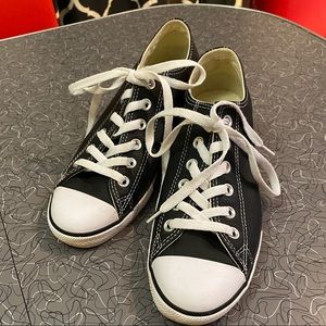 black leather Converse all stars 7